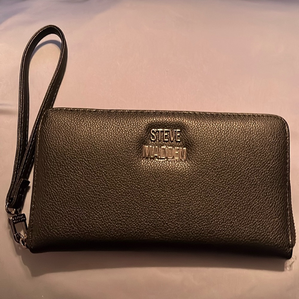 Steve Madden Wallet Wristlet